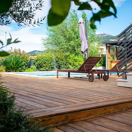 Villa Grey *